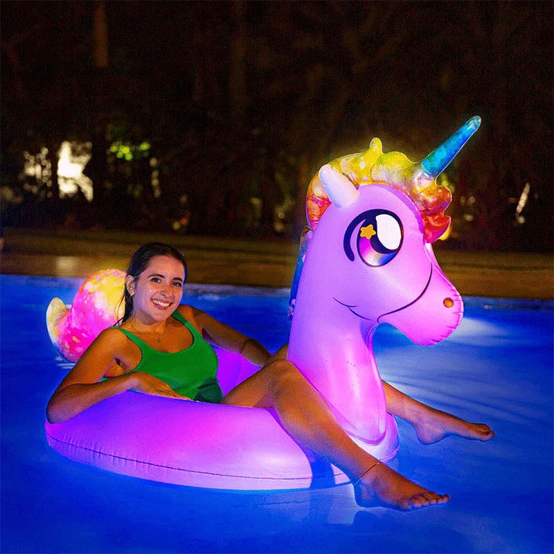 Gonflable licorne illuminée