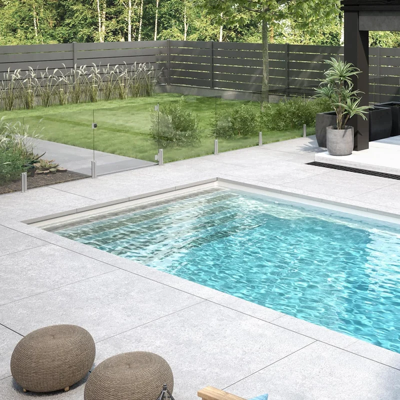 Piscine en fibre de verre - 11 x 19 pi