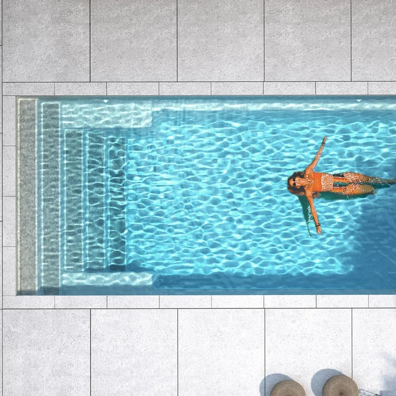 Piscine en fibre de verre - 11 x 19 pi