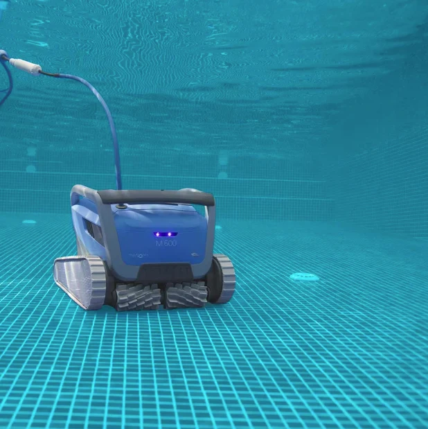 Aspirador de Piscina Eléctrico e Automático MAYTRONICS DOLPHIN M600 Active X6 limpa fundos robot