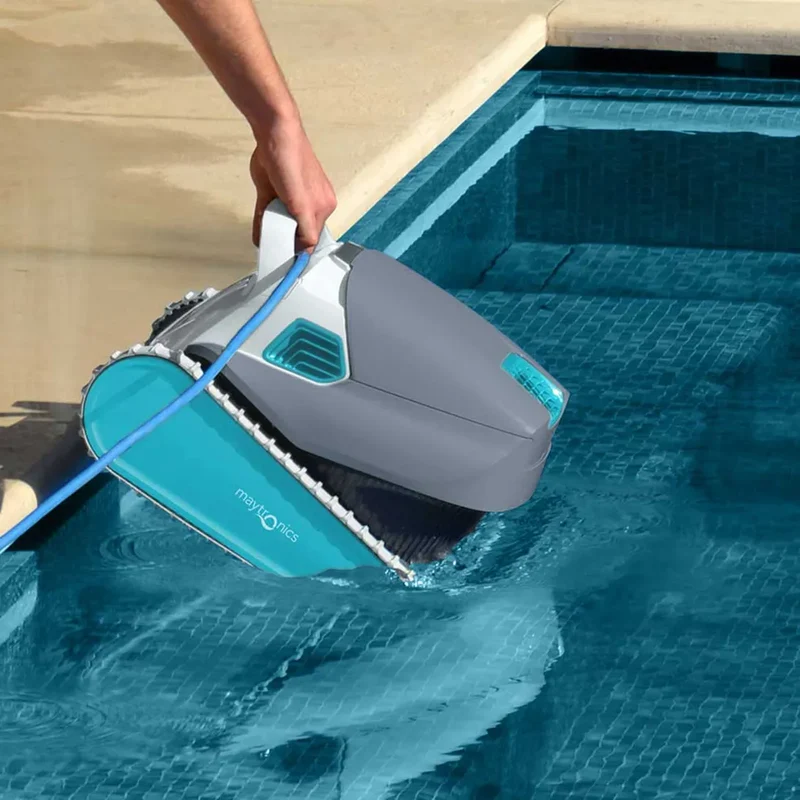 Robot Nettoyeur de Piscine Dolphin Active 20 – Fond, Parois et Ligne d’Eau