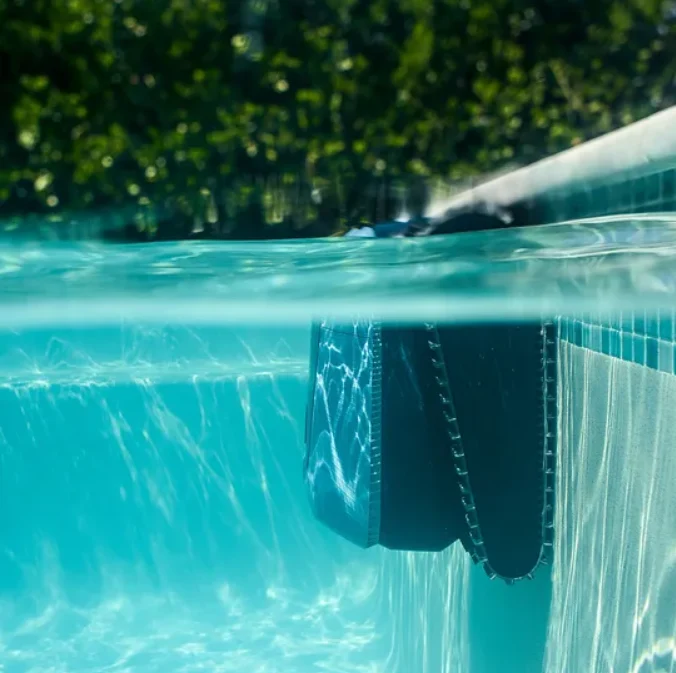 Robot Maytronics Dolphin EON 100 Aspirador de Piscina Automático a bateria