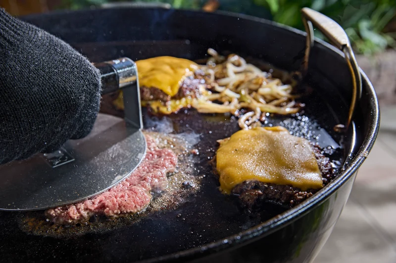 Prensa inox para “Smashed Burger” Weber