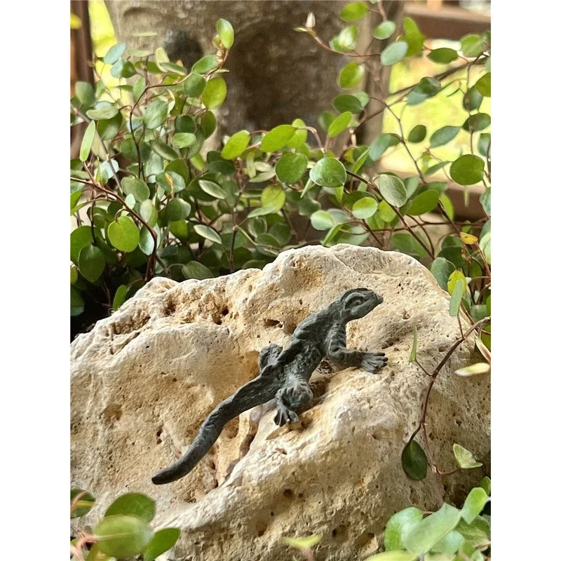 Gecko klein L7cm auf Mondstein