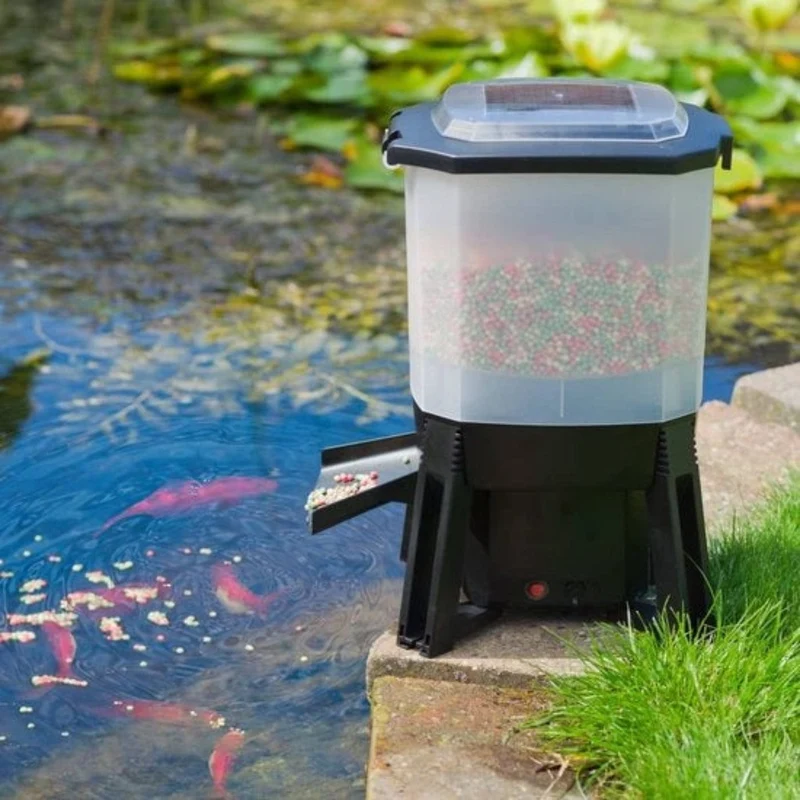 Distributeur automatique de nourriture pour poissons - énergie solaire (batterie 2200 mAh), réservoir 6 l, taille aliments 3-10 mm, intervalle d'alimentation : 1 à 6 ration(s)/jour avec réglage jusqu'à 20 sec., distribution nourriture horizontale à 120? a