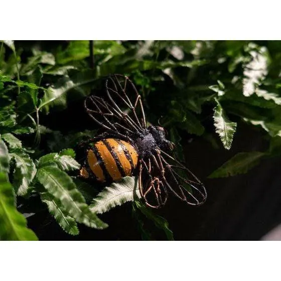 Abeille PM - Insecte décoratif en métal recyclé - Arrosoir & Persil