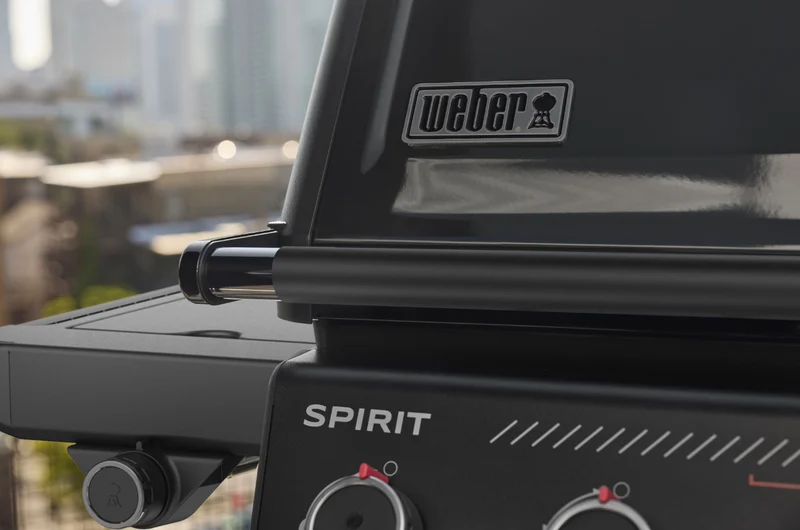 Grelhador a gás inteligente Spirit® EPX-435R Edição Stealth® Weber