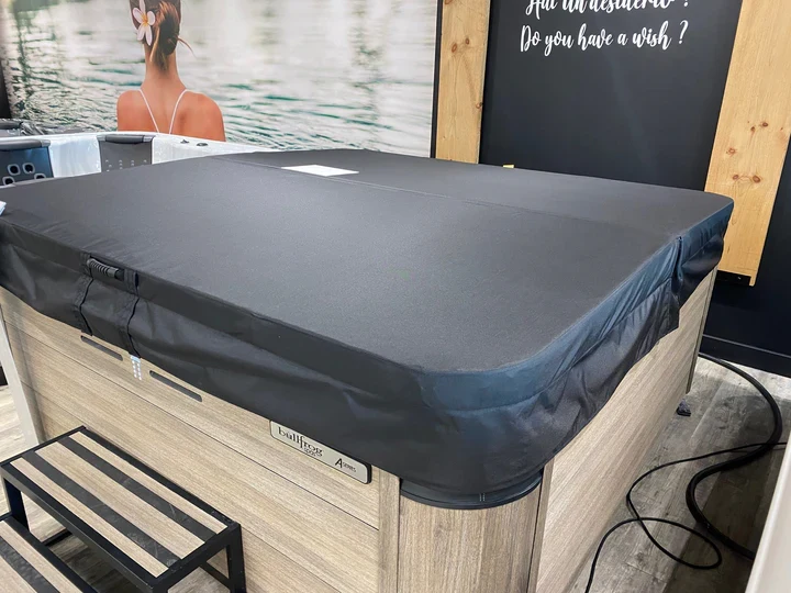 Couvercle de Spa Cal Spas 93" x 93" – Isolation Supérieure | Fabriqué au Canada