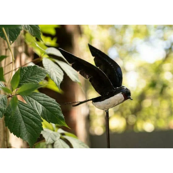 Tuteur hirondelle ailes ouvertes - Oiseau décoratif en métal recyclé