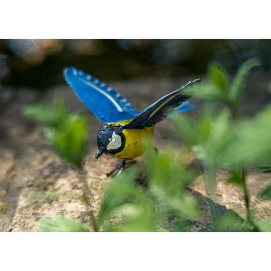 Mésange ailes ouvertes - Oiseau décoratif en métal recyclé