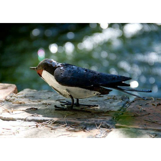 Hirondelle ailes fermées - Oiseau décoratif en métal recyclé