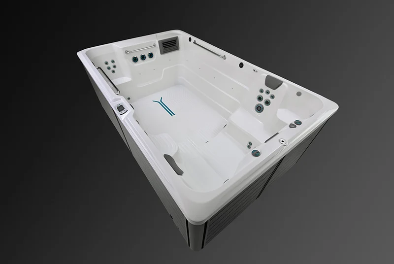 R200 · Endless Pools