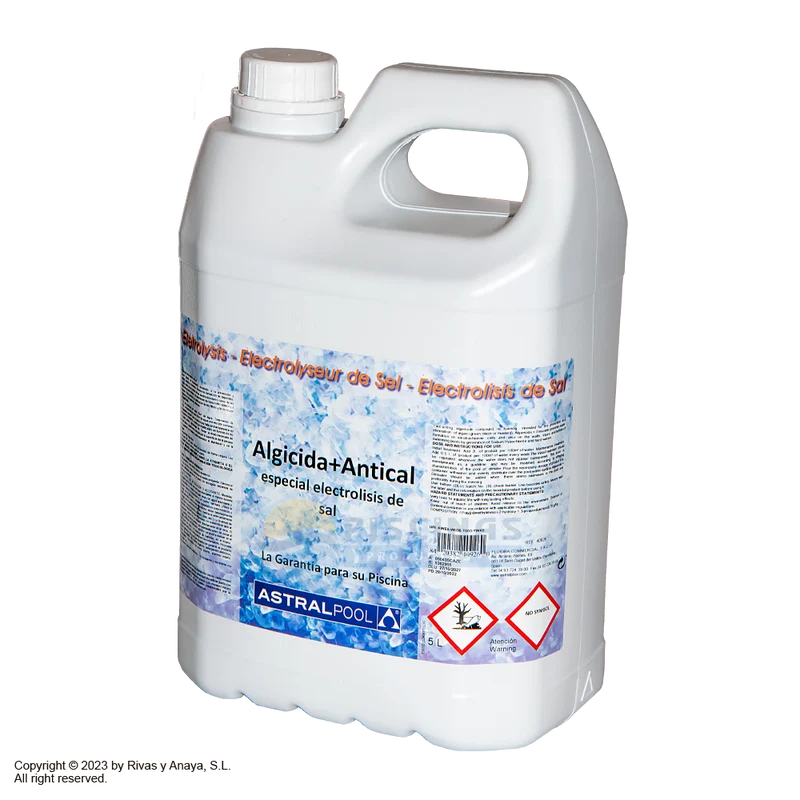 Algicida anticalcáreo AstralPool para cloradores salinos. 5 L.