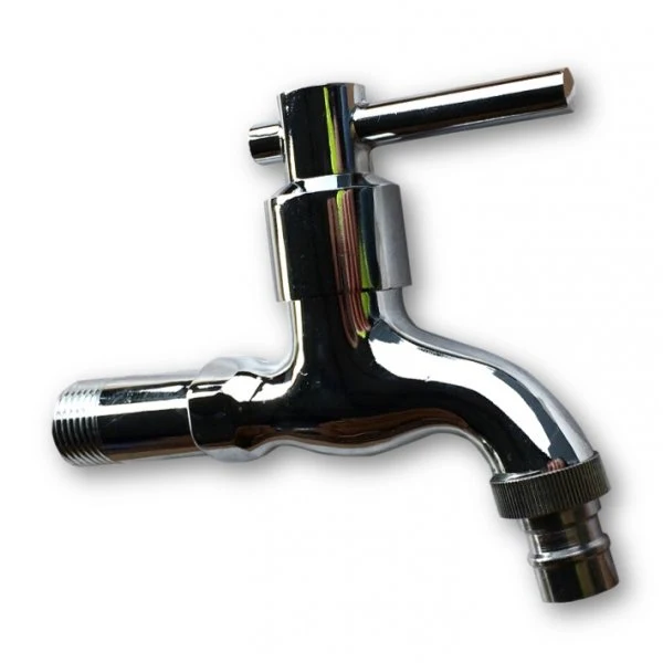 Robinet rince-pied pour douches solaires