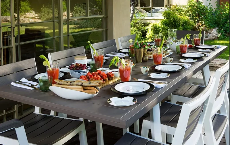 Keter - Mesa de comedor de exterior extensible Harmony blanco/capuchino