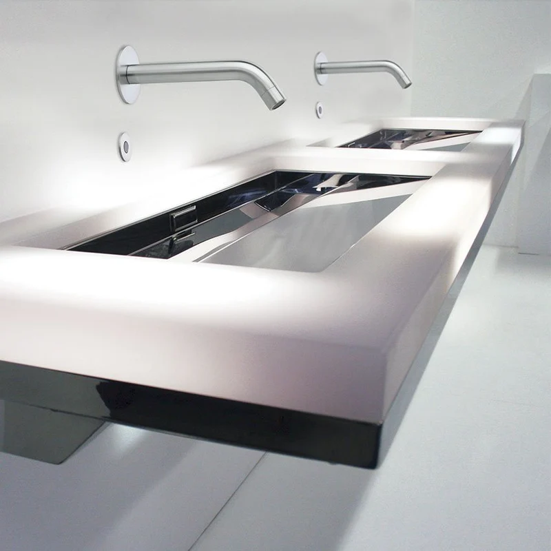 Ramon Soler - Grifo de lavabo electrónico mural Soltronic de un agua o premezclada con transformador y baterías cromo