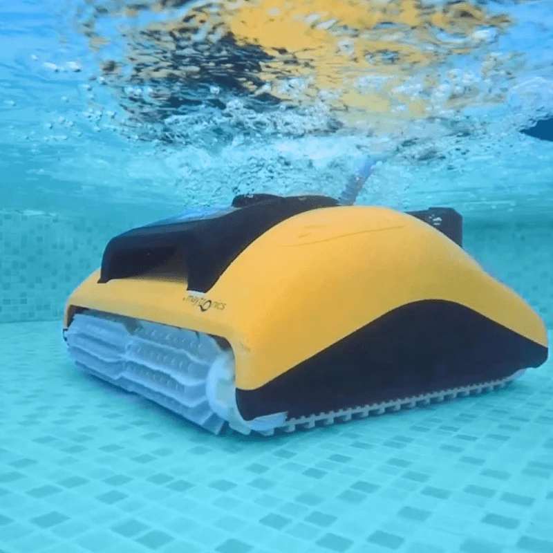 Aspirador robot Maytronics Dolphin W20 limpa fundos piscina publica