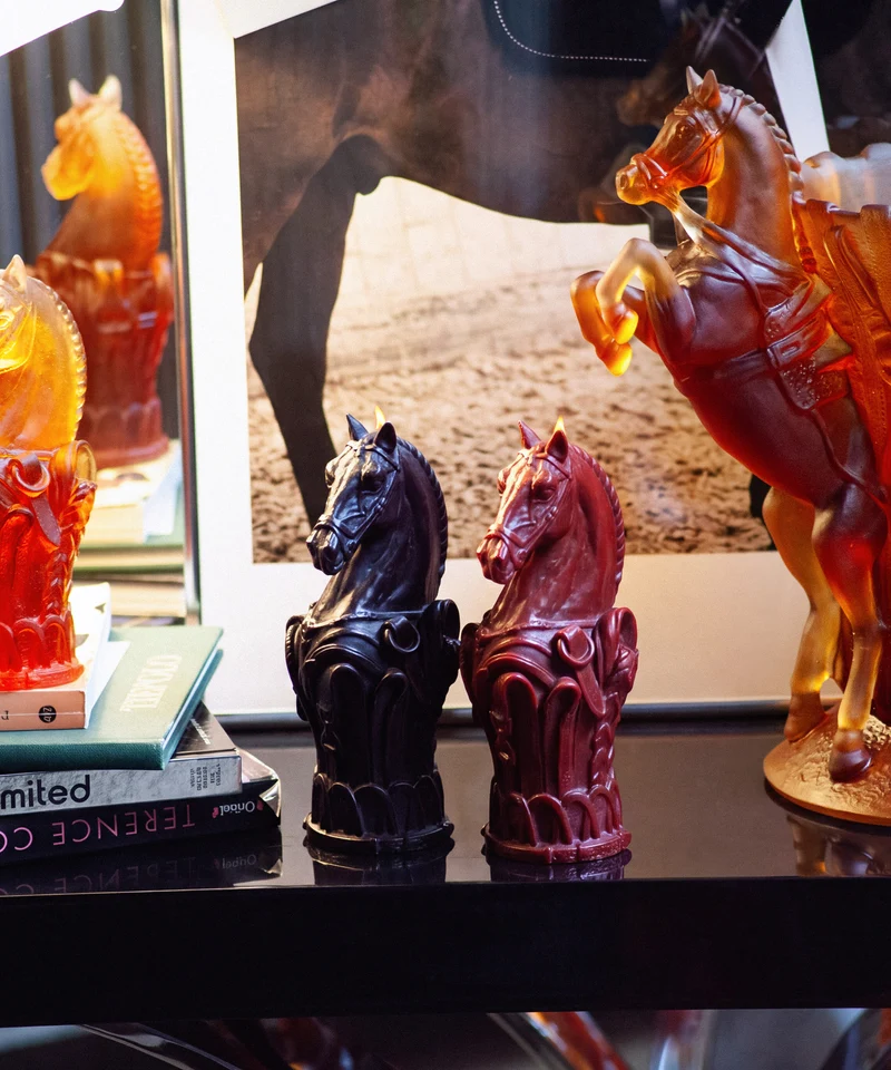 Rêve Equestre Bougie sculptée cavalier d'échec noire