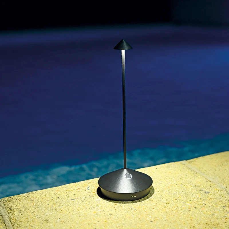 Lampe de table design Pinalight