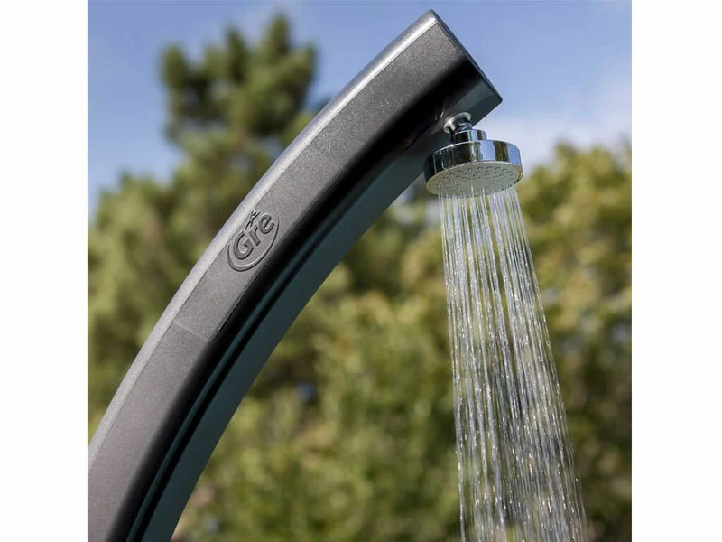 Ducha solar curva 25 L. con grifo lavapies GRE
