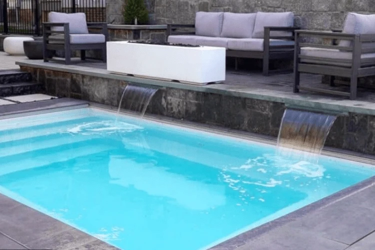 Nouveauté - Piscine creusée en fibre de verre - Milan