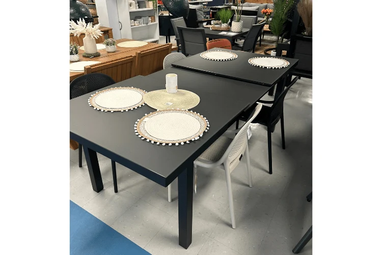 Table extensible structure en aluminium et verre dépoli