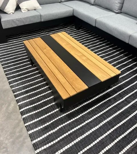 Tapis noir ligné - Collection Graphite