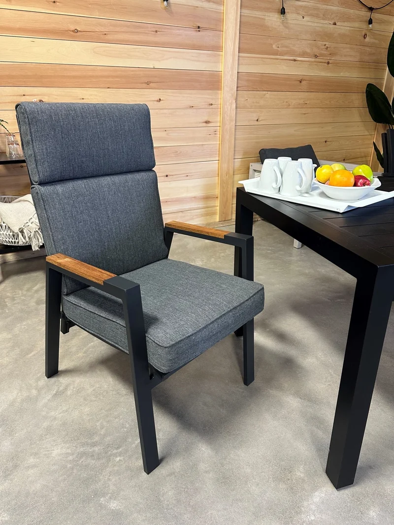 Chaise inclinable et empilable - Collection Castello