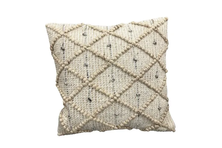 Coussin texturé écru 18po x 18po - Collection Charm