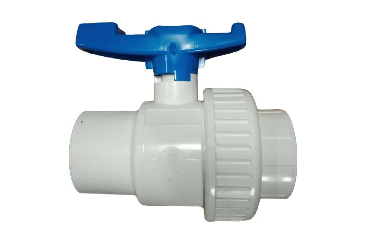 Valve à bille en PVC avec union 1,5" collé